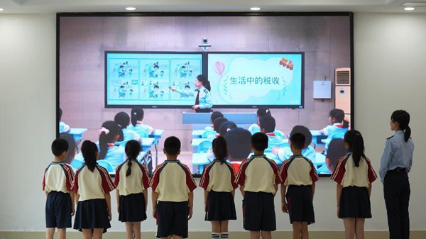 6月30日，重慶市稅務(wù)局、青島市稅務(wù)局聯(lián)合開展“青渝有約 與稅童行”青少年稅收普法“云課堂”。文明燕攝