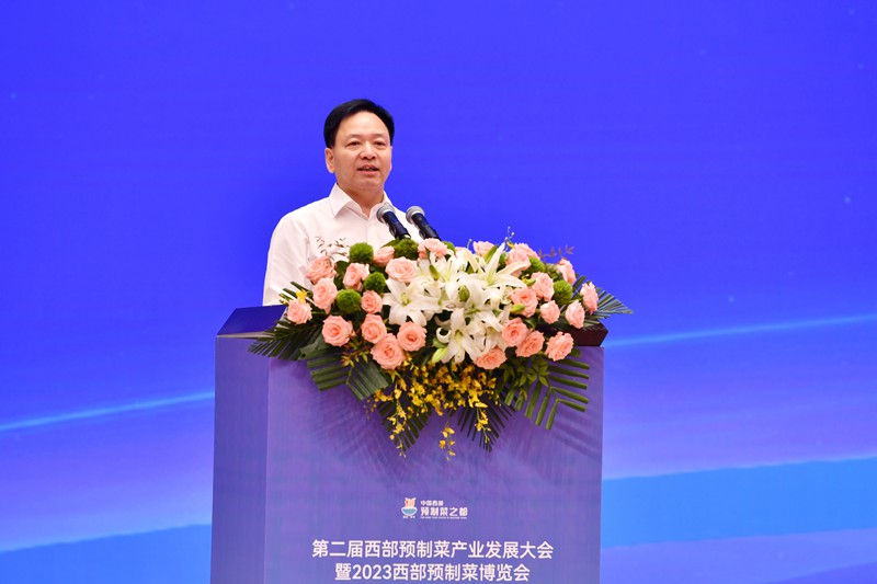 重慶市梁平區(qū)委書記錢建超致辭。鄒樂攝