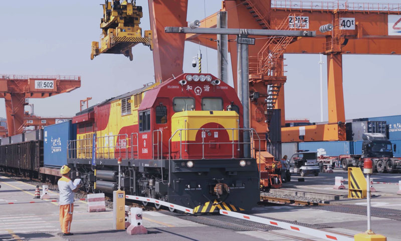 7月18日，一列國際班列從重慶團結(jié)村中心站發(fā)出。人民網(wǎng)記者 劉祎攝