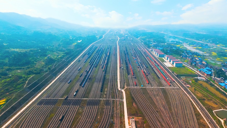 興隆場(chǎng)編組站。 重慶興隆場(chǎng)車站供圖