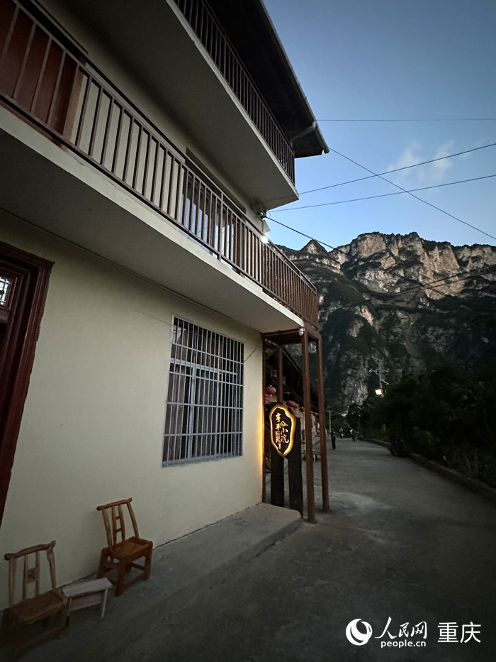 下莊村村民用自家房屋發(fā)展民宿產(chǎn)業(yè)。 人民網(wǎng)記者 劉政寧攝