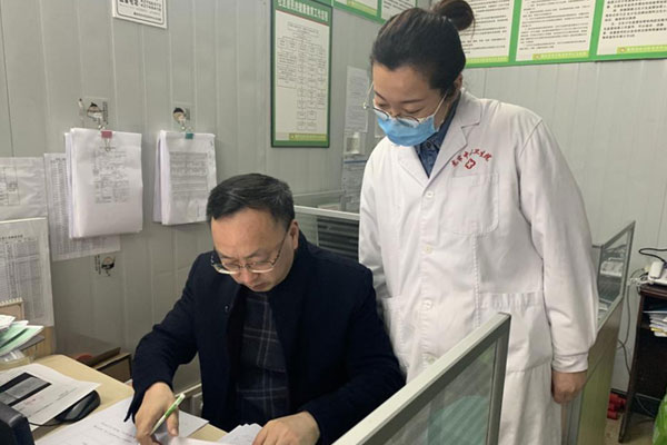 社區(qū)督導(dǎo)。合川區(qū)精神衛(wèi)生中心供圖