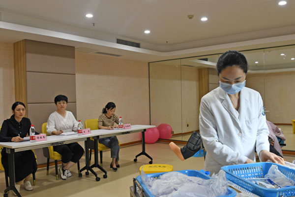 宮頸癌防治項目考核。璧山區(qū)婦幼保健院供圖