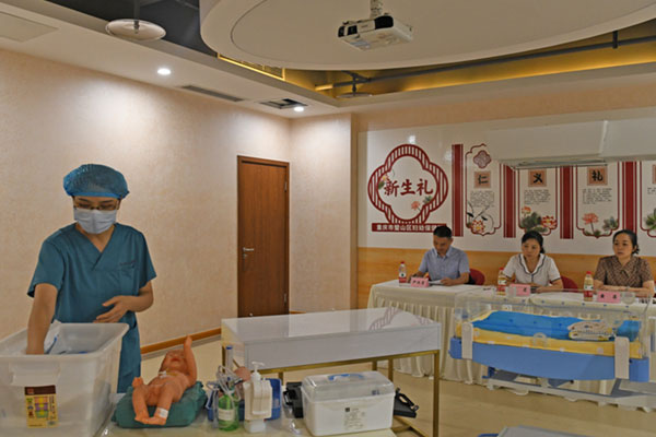 危重新生兒救治項目考核。璧山區(qū)婦幼保健院供圖