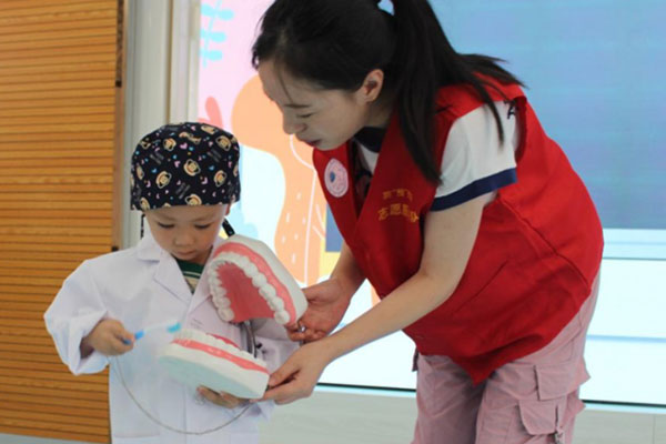 活動(dòng)現(xiàn)場(chǎng)。重醫(yī)附屬口腔醫(yī)院供圖