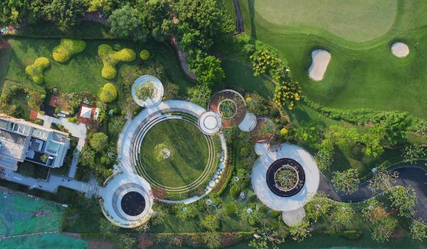 信達印南山疊墅樣板示范區(qū)。信達印南山供圖