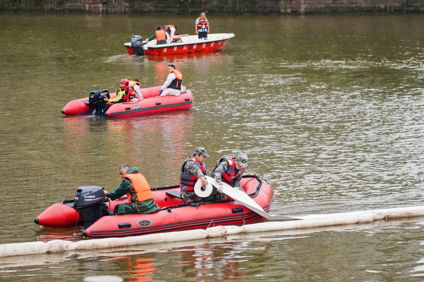 應(yīng)急演練現(xiàn)場。重慶市生態(tài)環(huán)境局供圖