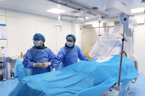 應(yīng)急演練現(xiàn)場(chǎng)。墊江縣人民醫(yī)院供圖