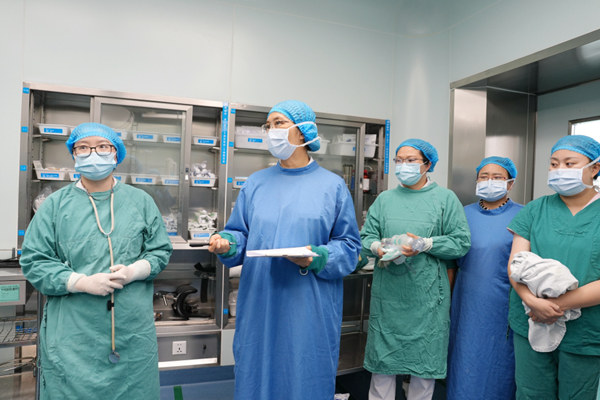 現(xiàn)場點評。院方供圖