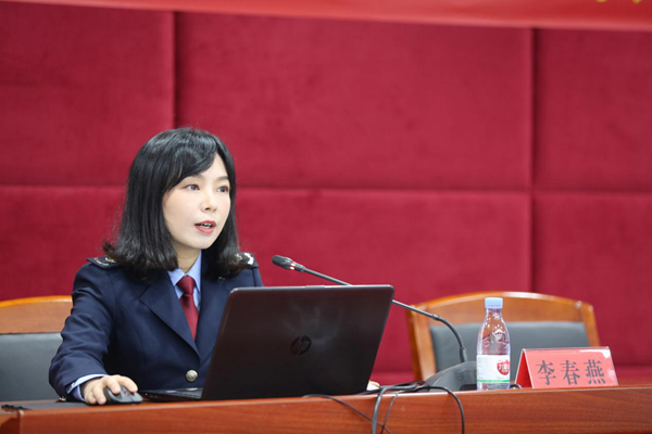 重慶市稅務(wù)局納稅服務(wù)處李春燕講解納稅信用評(píng)價(jià)相關(guān)政策。重慶市工商聯(lián)供圖