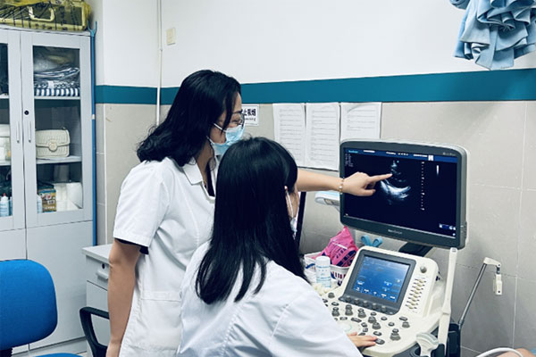 技術(shù)指導(dǎo)。長壽區(qū)衛(wèi)生健康委供圖