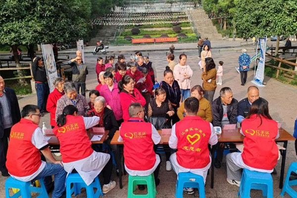 義診現(xiàn)場(chǎng)。江津區(qū)中醫(yī)院供圖