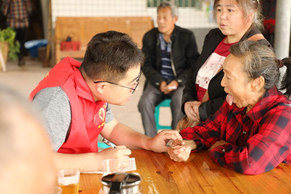 義診。江津區(qū)中醫(yī)院供圖