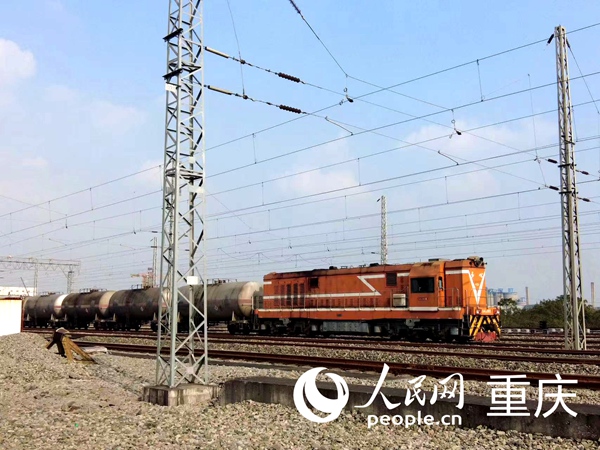 渝巴專用鐵路。人民網(wǎng)記者 馮文彥攝