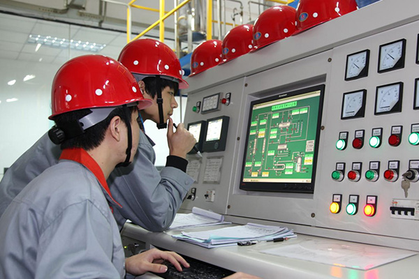 學(xué)生實(shí)訓(xùn)。重慶化工職業(yè)學(xué)院供圖