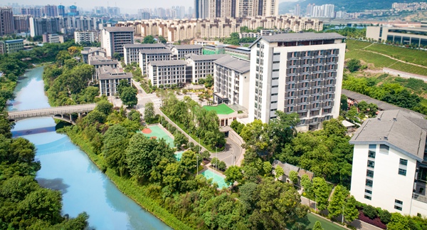 院內現(xiàn)有休養(yǎng)老人約800人。重慶市第一社會福利院供圖