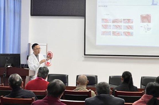 健康宣講。重醫(yī)附屬口腔醫(yī)院供圖