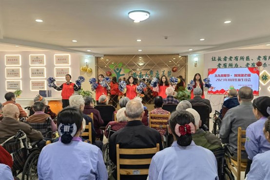 康養(yǎng)苑日?；顒印Ｎ髂洗髮W醫(yī)院供圖