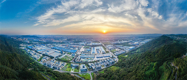 蓬勃發(fā)展的重慶國際物流樞紐園區(qū)。重慶國際物流樞紐園區(qū)供圖