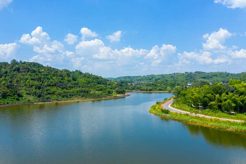 中梁鎮(zhèn)燦若湖。中梁鎮(zhèn)供圖