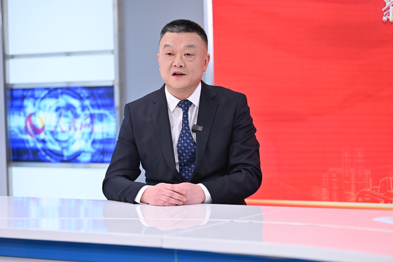 重慶市人大代表、萬州區(qū)區(qū)長(zhǎng)李慶做客人民網(wǎng)重慶頻道、重慶發(fā)布“新時(shí)代 新征程 新重慶——2024重慶兩會(huì)會(huì)客廳”系列訪談。鄒樂攝