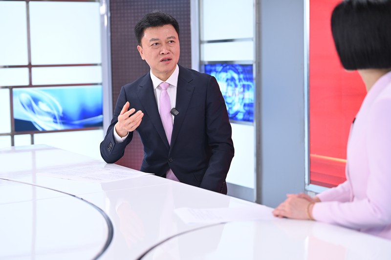 高洪波做客人民網(wǎng)重慶、重慶發(fā)布“新時(shí)代 新征程 新重慶——2024重慶兩會(huì)會(huì)客廳”系列訪談。鄒樂攝