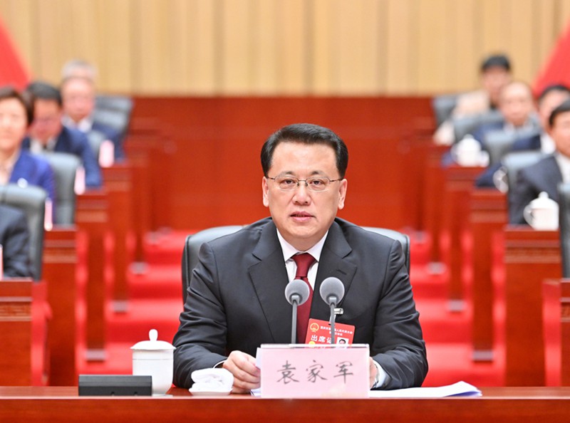 1月24日下午，市六屆人大二次會(huì)議閉幕。市委書(shū)記袁家軍出席閉幕會(huì)并講話。記者 蘇思 攝/視覺(jué)重慶