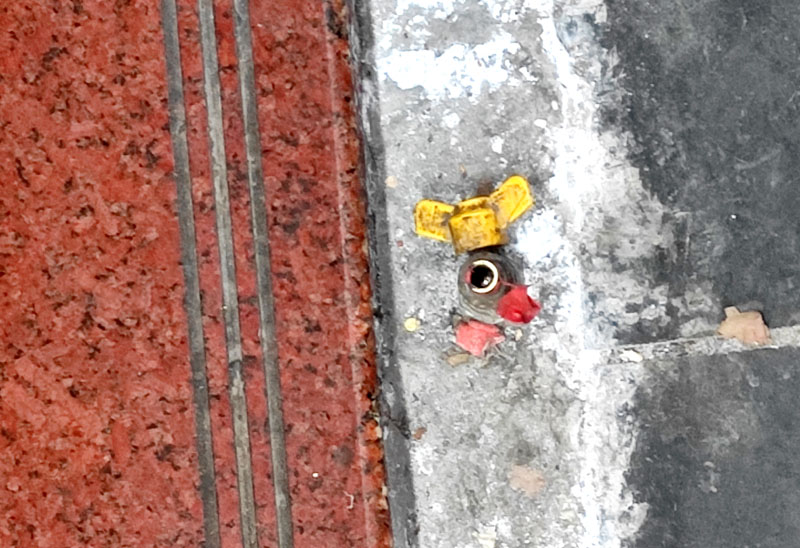 餐飲店天然氣接口未封閉，存安全隱患。網(wǎng)友供圖