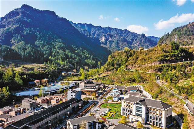 三月二十八日，陽光下的石柱縣中益鄉(xiāng)華溪村一角。記者 尹詩語 攝\視覺重慶