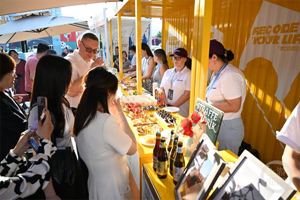 現場展出的異域美食非常豐富。任君供圖