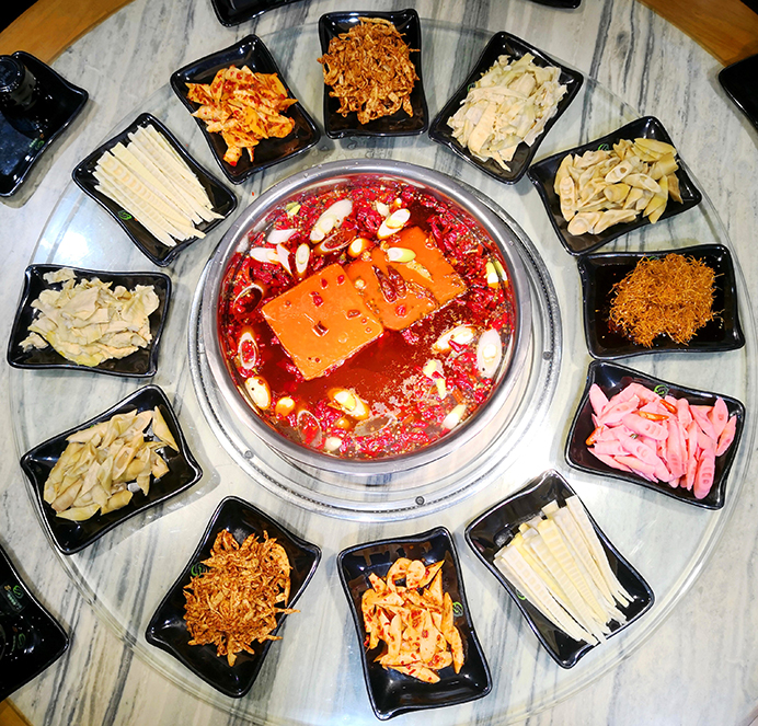 方竹筍火鍋。南川區(qū)文化和旅游發(fā)展委員會(huì)供圖