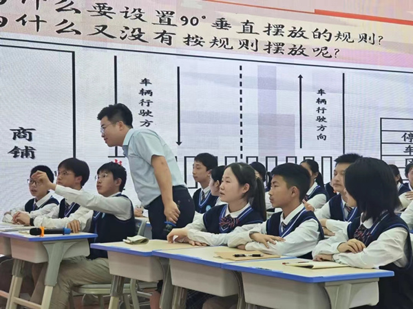 承辦重慶市2024年“大思政”主題班會(huì)優(yōu)質(zhì)課競賽活動(dòng)。重慶市商務(wù)學(xué)校（九十四中）供圖