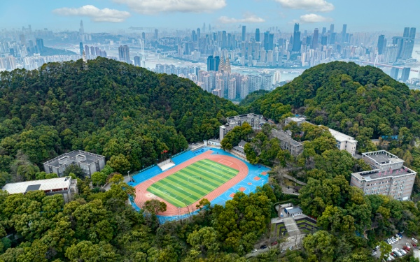 春日校園鳥瞰圖。重慶廣益中學(xué)供圖