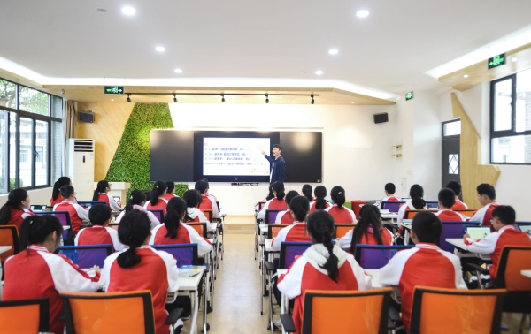 學校舉行精準課堂大賽。重慶市第十八中學供圖