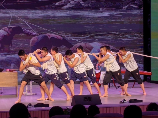 “演繹‘食’代，綻放青春”項(xiàng)目路演。 豐都育才中學(xué)供圖