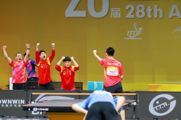 U15男子團體賽中，第三位出場的中國選手孫楊以以3：0完克對手。其中，雙方在最后一局比賽中，打出23：21的高比分，成為本次賽事的一大亮點