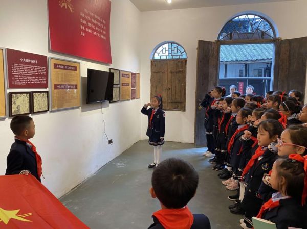 走進板橋博物館。永川區(qū)興龍湖小學校供圖