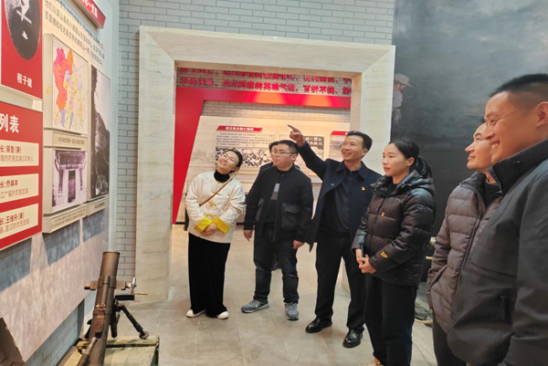 梁山初中主題黨日活動(dòng)。梁山初中供圖