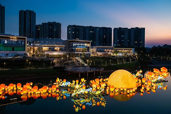 禮嘉天街中秋燈會。重慶龍湖供圖