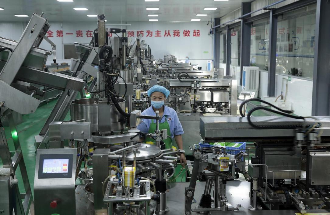 張鴨子生產(chǎn)車間。梁平區(qū)融媒體中心供圖