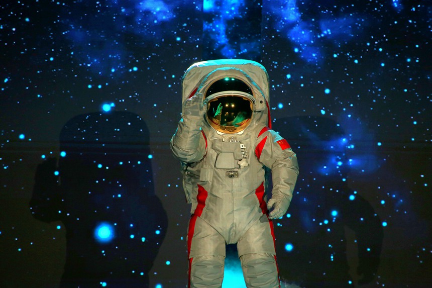 中國登月服外觀首次公開亮相。雷鍵攝