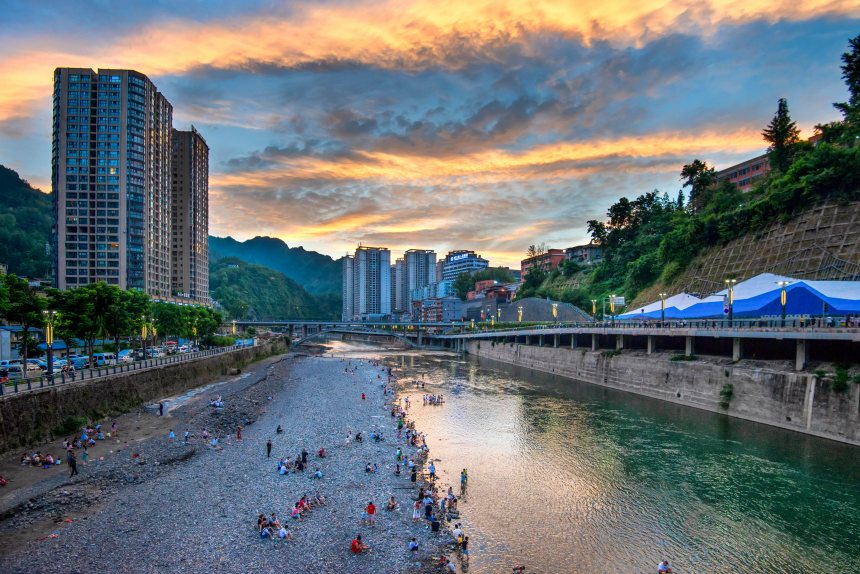 人水和諧。張其輝攝