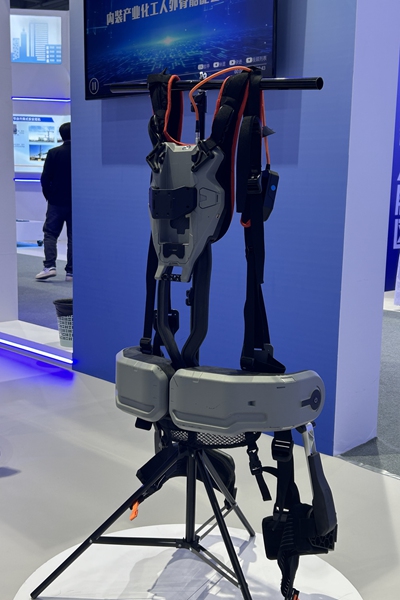 建筑助力外骨骼機器人。唐鑫攝