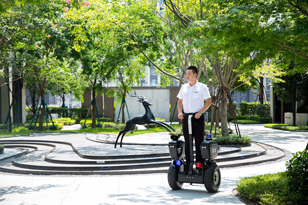 聯發(fā)物業(yè)人員日常巡邏。聯發(fā)供圖