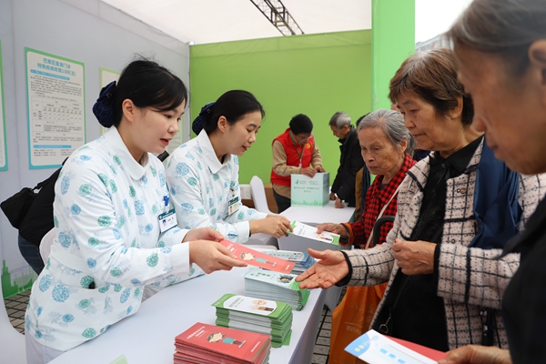 深化志愿服務(wù)工作是重慶市精神衛(wèi)生中心“服務(wù)清單”中的任務(wù)之一。重慶市精神衛(wèi)生中心供圖