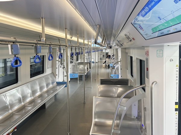 璧銅線列車內(nèi)部。唐鑫攝
