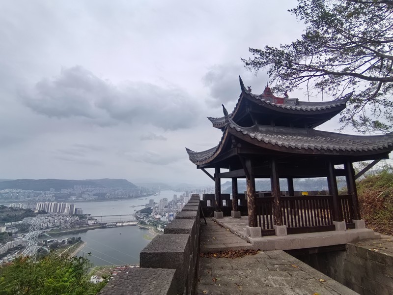 天生城風(fēng)光。姚於攝 