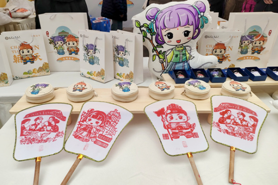 “朝天·翠微”系列文創(chuàng)產(chǎn)品。任峰攝