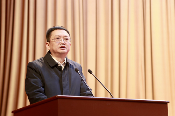 南岸區(qū)政府副區(qū)長蔣文新。唐文蕤攝