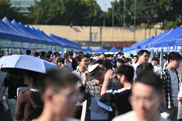 招聘活動現(xiàn)場。重慶市人力社保局供圖